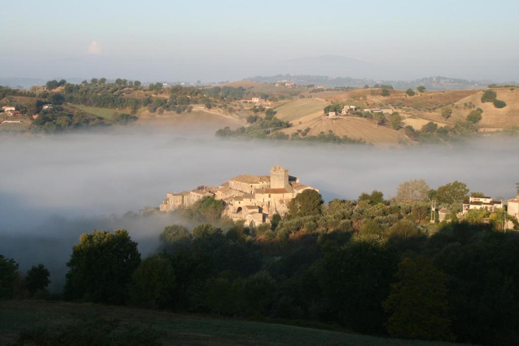 Agriturismo Casale Contessa Montebuono  Εξωτερικό φωτογραφία